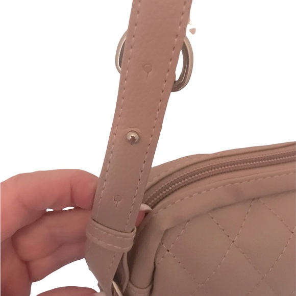 NWT Chic Quilted Crossbody Purse - Picture 4 of 11